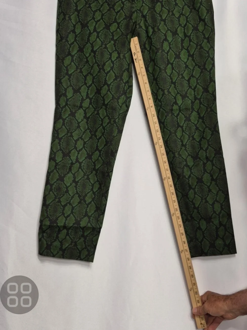 Michael kors Green Snake Print Men Pants size 10 pre owned Exellent condition